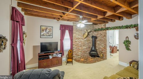 16 3rd St, Quakertown PA 18951-1655 exterior