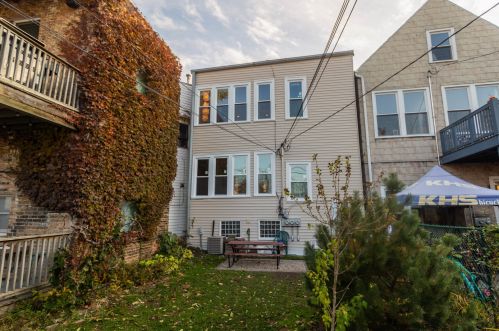 2014 Roscoe St, Chicago IL 60641-4015 exterior