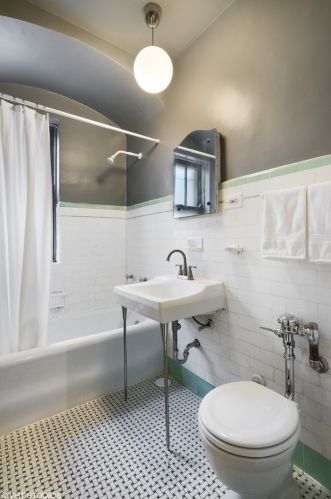 1215 Granville Ave, Chicago IL  60660-1904 exterior