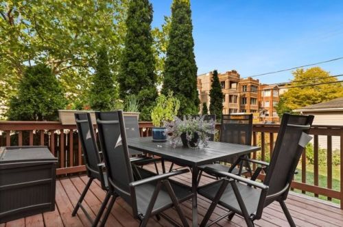 1859 California, Chicago IL 60647-4247 exterior