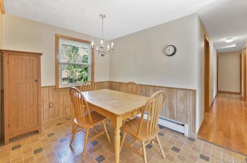 25 Buchanan Rd, Enfield CT 06082-5330 exterior