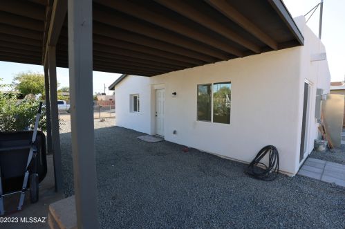 725 37th St, Tucson, AZ 85713-4907