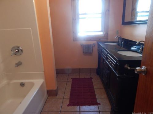 62 Pearl St, Seymour CT 06483-3709 exterior