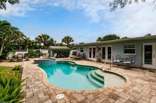 1171 14 Ave, Naples FL 34120-5600 exterior