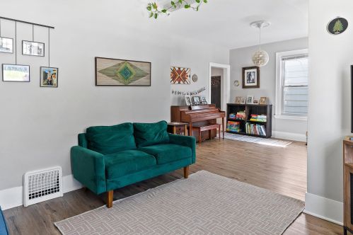 3232 Booth St, Milwaukee WI  53212-2136 exterior