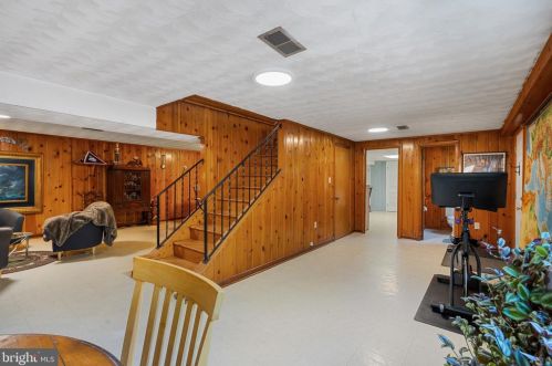 4425 Neptune Dr, Alexandria VA  22309-3127 exterior