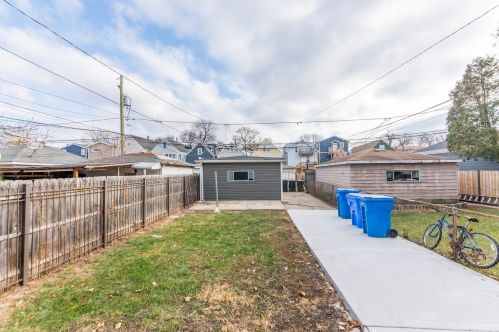 2923 Avers Ave, Chicago IL 60618-7205 exterior