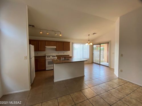 2049 Calle Arroyo Lindo, Tucson AZ  85706-5049 exterior