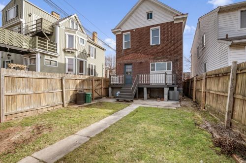 407 Center Ave, Pittsburgh PA  15215-3022 exterior