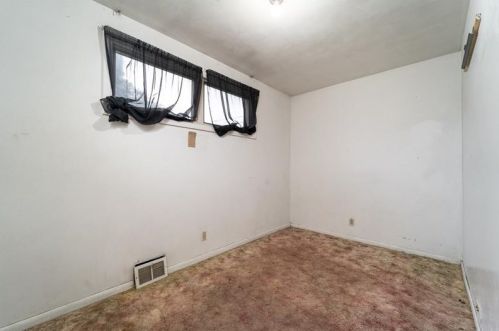 5420 Avondale Pl, Pittsburgh PA 15206-1402 exterior