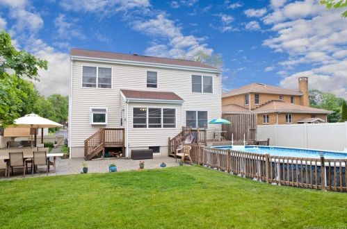 28 Adams Ave, Norwalk CT 06851-2801 exterior