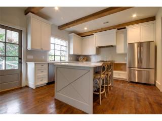 4550 Conway Dr, Atlanta, GA 30327-3533