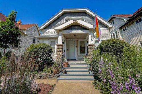 3313 Bremen St, Milwaukee, WI 53212-1729