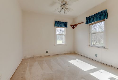 38034 North Shore Ave, Waukegan IL 60087-1647 exterior