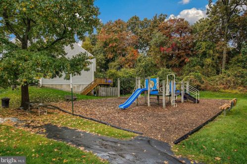 7813 Havenside Ter, Rockville MD 20855-2261 exterior