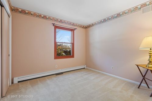 3915 Wilderness Rdg, Bull Valley IL 60012-1718 exterior