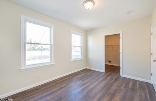 40 Arverne Ter, Irvington NJ  07111-3815 exterior