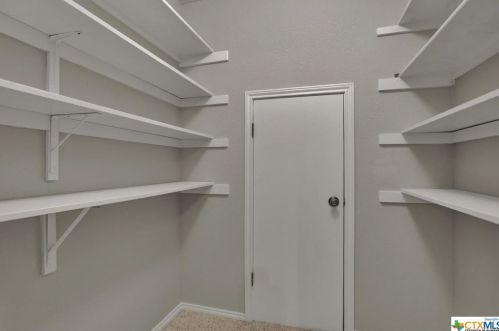 9335 Gloxinia Dr, San Antonio TX 78266-2530 exterior