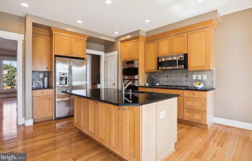 9504 Ament St, Silver Spring, MD 20910-1269