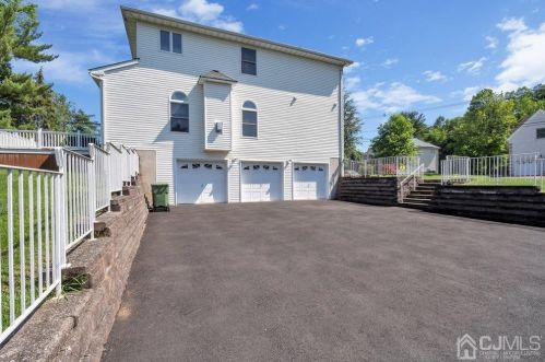 48 Farmhaven Ave, Edison NJ 08820-3220 exterior