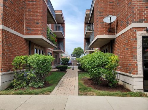 7516 Diversey Ave, Chicago, IL 60707-1467