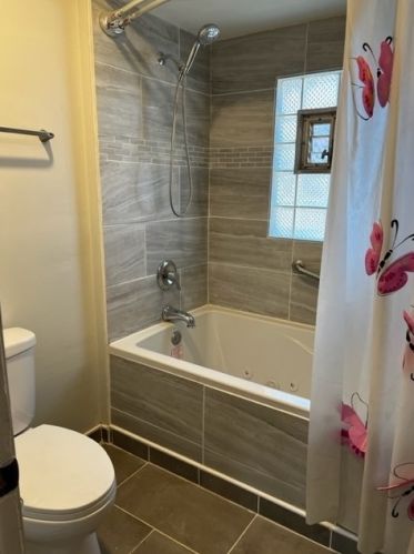 5822 Huron St, Chicago IL 60642-5725 exterior