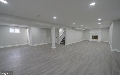 9012 3rd Ave, Silver Spring MD  20910-2157 exterior