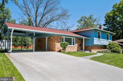 2232 Candlewood Dr, Alexandria VA 22308-1507 exterior