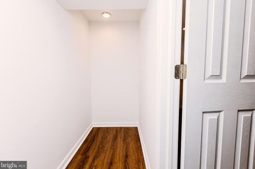 721 Pkwy Ave, Trenton NJ 08618-2729 exterior