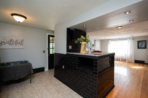 391 Massachusetts Ave, West Springfield MA 01089-2412 exterior