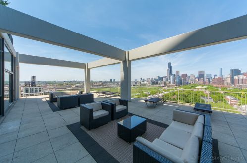 1530 State St, Chicago IL  60605-2964 exterior