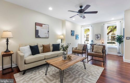 1915 Carpenter St, Philadelphia PA 19146-2615 exterior