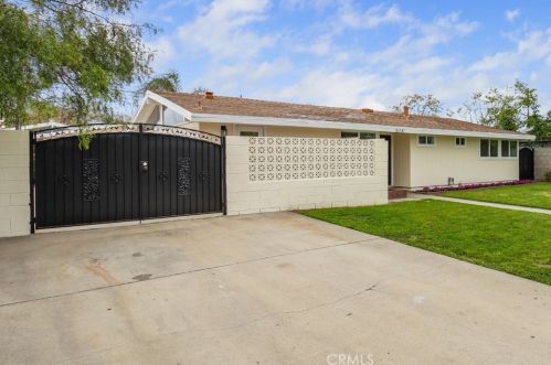 518 Orangethorpe Ave, Fullerton CA  92832-2803 exterior