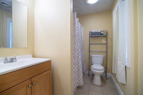 1883 Smith St, Providence RI 02908-1822 exterior