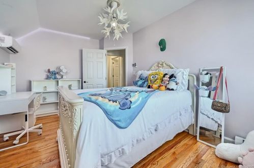 54 Belmont St, New Britain CT 06053-3506 exterior