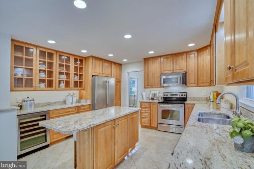 5823 Colfax Ave, Alexandria VA 22311-1013 exterior