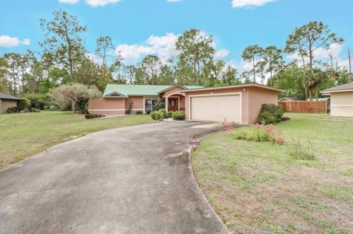 3230 27th Ave, Naples, FL 34117-7142