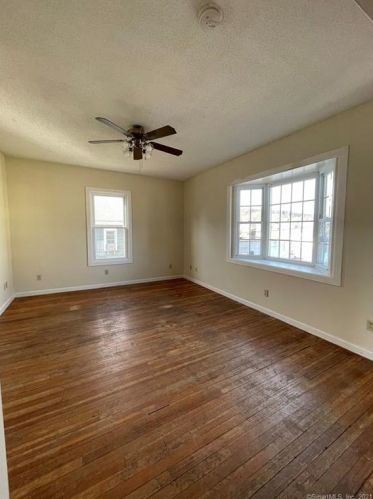 260 Main St, Meriden CT 06451-3859 exterior