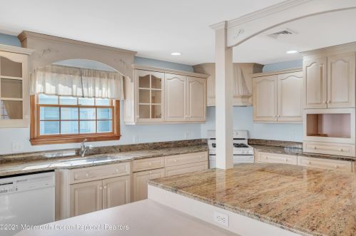 907 Ellison Ave, Point Pleasant Beach NJ 08742-2934 exterior