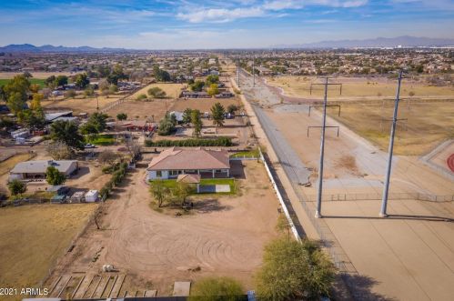 3605 69th Ave, Phoenix AZ 85043-3325 exterior