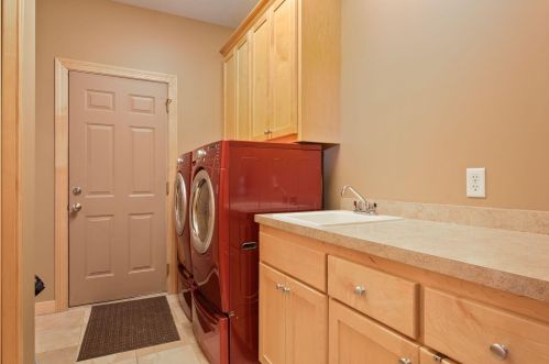 2479 Grey Eagle Cir, Saint Paul MN 55129-6221 exterior