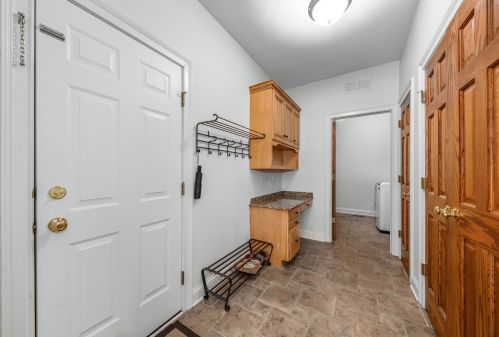 2323 Fawn Lk Cir, Naperville IL 60564-4611 exterior