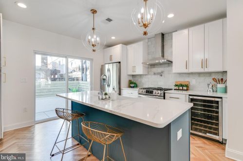 1009 Greenwich St, Philadelphia PA 19147-6409 exterior