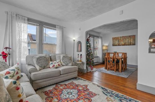 147 Unit St, Providence RI  02909-3929 exterior