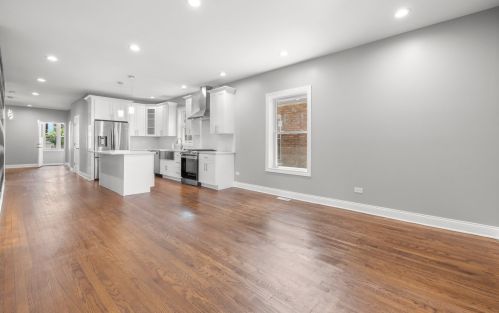 8009 Bishop St, Chicago IL 60620-3852 exterior