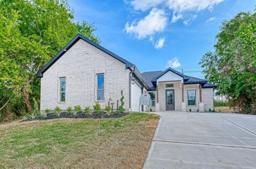 146 Bermuda Cir, Montgomery TX 77356-8205 exterior