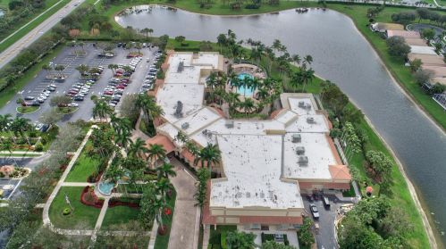 12708 Coral Lk Dr, Boynton Beach FL 33437-4142 exterior