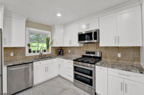 36 Aspen Rd, Town Center NJ 07052-1201 exterior