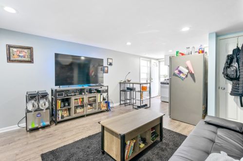 9 Carrick Ave, Pittsburgh PA  15210-4321 exterior