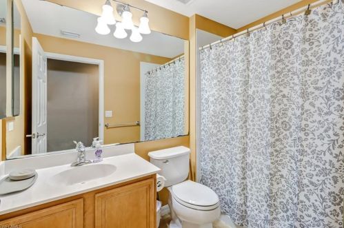 2121 Fairmont Ln, Naples FL 34120-4575 exterior